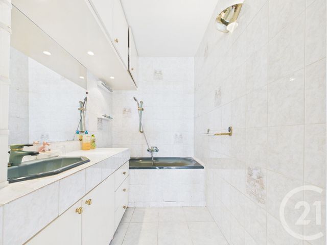 Appartement T4 &agrave; vendre - 5 pi&egrave;ces - 87,56 m2 - La Valette Du Var - 83 - PROVENCE-ALPES-COTE-D-AZUR