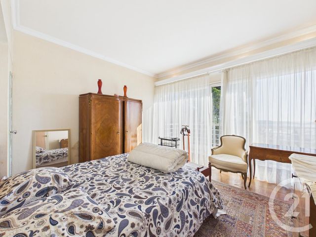 Appartement F4 &agrave; louer - 4 pi&egrave;ces - 86,96 m2 - Toulon - 83 - PROVENCE-ALPES-COTE-D-AZUR