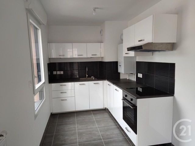 Appartement F2 &agrave; louer - 2 pi&egrave;ces - 50,28 m2 - Cuers - 83 - PROVENCE-ALPES-COTE-D-AZUR