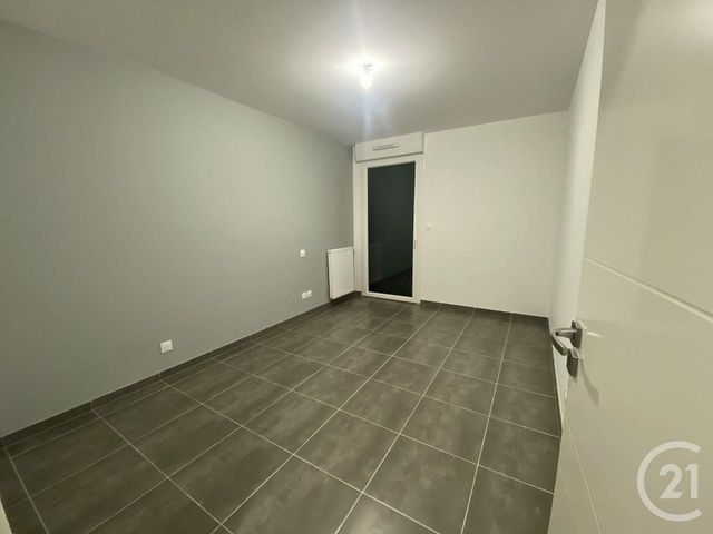 Appartement F2 &agrave; louer - 2 pi&egrave;ces - 50,28 m2 - Cuers - 83 - PROVENCE-ALPES-COTE-D-AZUR