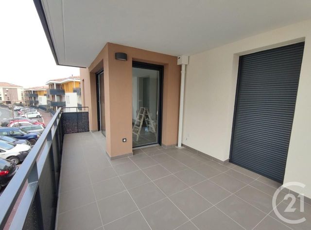 Appartement F2 &agrave; louer - 2 pi&egrave;ces - 50,28 m2 - Cuers - 83 - PROVENCE-ALPES-COTE-D-AZUR