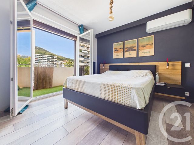 Appartement T4 &agrave; vendre - 4 pi&egrave;ces - 76,44 m2 - Toulon - 83 - PROVENCE-ALPES-COTE-D-AZUR