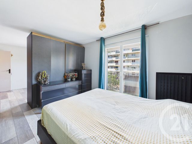 Appartement T4 &agrave; vendre - 4 pi&egrave;ces - 76,44 m2 - Toulon - 83 - PROVENCE-ALPES-COTE-D-AZUR