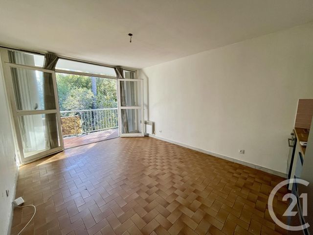 Appartement Studio &agrave; louer - 1 pi&egrave;ce - 23,08 m2 - Toulon - 83 - PROVENCE-ALPES-COTE-D-AZUR