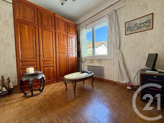 Appartement F4 &agrave; vendre - 4 pi&egrave;ces - 90,93 m2 - Toulon - 83 - PROVENCE-ALPES-COTE-D-AZUR