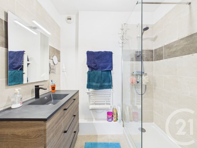 Appartement F2 &agrave; louer - 2 pi&egrave;ces - 33,15 m2 - La Valette Du Var - 83 - PROVENCE-ALPES-COTE-D-AZUR