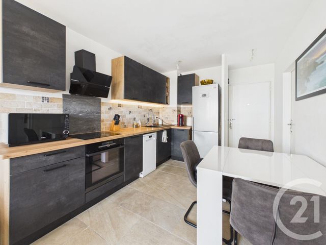 Appartement F2 &agrave; louer - 2 pi&egrave;ces - 33,15 m2 - La Valette Du Var - 83 - PROVENCE-ALPES-COTE-D-AZUR