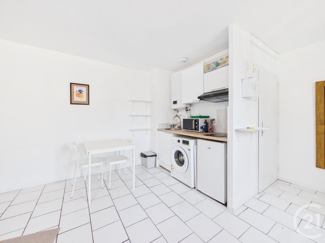 Appartement F1 &agrave; louer - 1 pi&egrave;ce - 29,05 m2 - Toulon - 83 - PROVENCE-ALPES-COTE-D-AZUR
