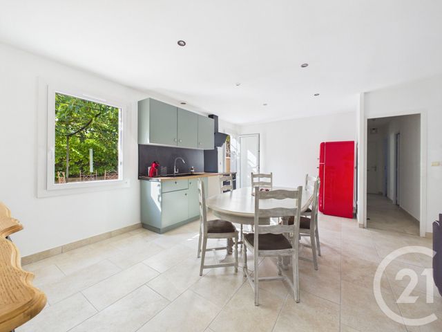 Maison &agrave; louer - 4 pi&egrave;ces - 86 m2 - Meounes Les Montrieux - 83 - PROVENCE-ALPES-COTE-D-AZUR