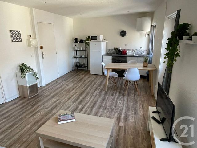 Appartement Studio &agrave; louer - 1 pi&egrave;ce - 25,50 m2 - Toulon - 83 - PROVENCE-ALPES-COTE-D-AZUR