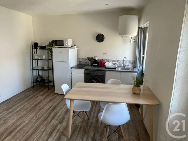 Appartement Studio &agrave; louer - 1 pi&egrave;ce - 25,50 m2 - Toulon - 83 - PROVENCE-ALPES-COTE-D-AZUR