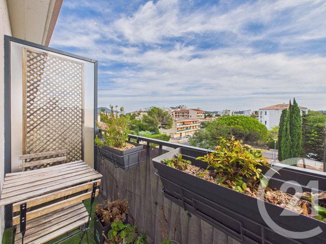 Appartement &agrave; louer - 3 pi&egrave;ces - 69,01 m2 - La Garde - 83 - PROVENCE-ALPES-COTE-D-AZUR