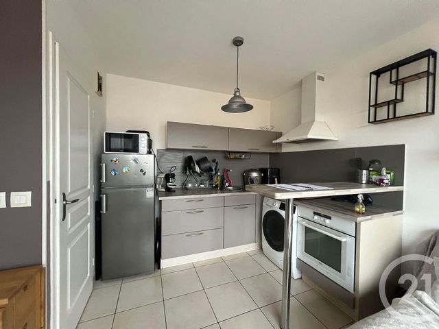 Appartement F2 &agrave; louer - 2 pi&egrave;ces - 39,26 m2 - La Seyne Sur Mer - 83 - PROVENCE-ALPES-COTE-D-AZUR
