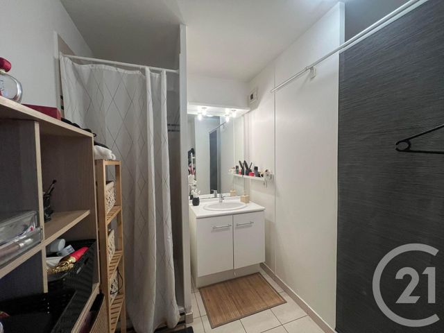 Appartement F2 &agrave; louer - 2 pi&egrave;ces - 39,26 m2 - La Seyne Sur Mer - 83 - PROVENCE-ALPES-COTE-D-AZUR