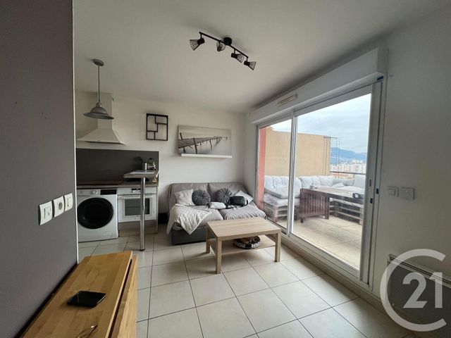 Appartement F2 &agrave; louer - 2 pi&egrave;ces - 39,26 m2 - La Seyne Sur Mer - 83 - PROVENCE-ALPES-COTE-D-AZUR