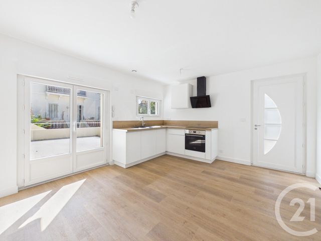 Appartement F2 &agrave; louer - 2 pi&egrave;ces - 32 m2 - Toulon - 83 - PROVENCE-ALPES-COTE-D-AZUR