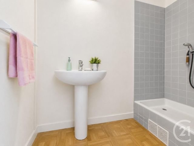 Appartement T2 &agrave; vendre - 2 pi&egrave;ces - 45,17 m2 - Toulon - 83 - PROVENCE-ALPES-COTE-D-AZUR