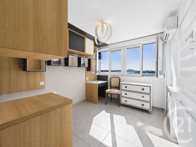 Appartement T4 &agrave; vendre - 4 pi&egrave;ces - 69,92 m2 - Toulon - 83 - PROVENCE-ALPES-COTE-D-AZUR