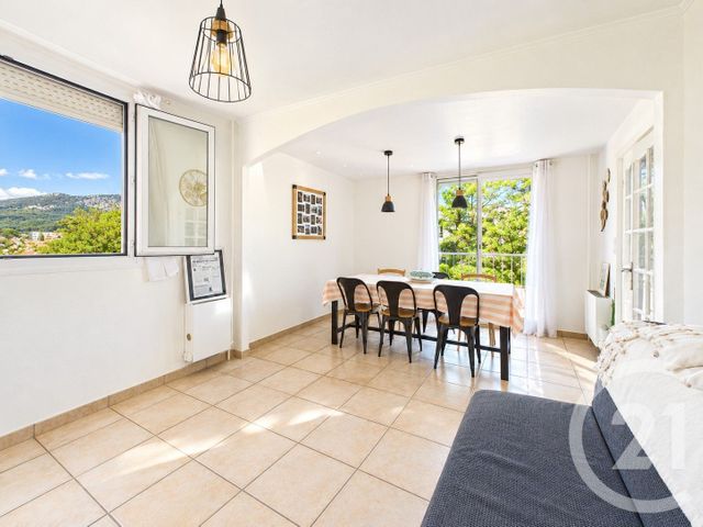 Appartement T5 &agrave; vendre - 5 pi&egrave;ces - 78,87 m2 - La Valette Du Var - 83 - PROVENCE-ALPES-COTE-D-AZUR