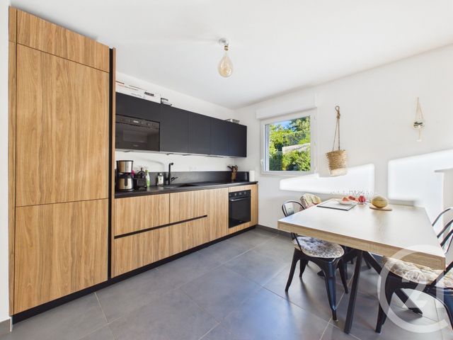 Appartement F3 &agrave; louer - 3 pi&egrave;ces - 64 m2 - Toulon - 83 - PROVENCE-ALPES-COTE-D-AZUR