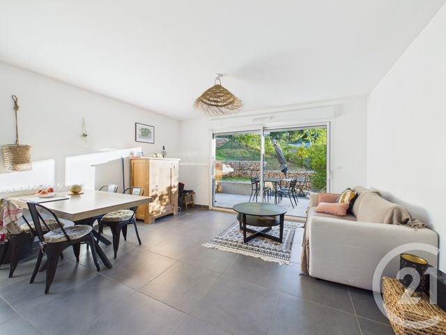 Appartement F3 &agrave; louer - 3 pi&egrave;ces - 64 m2 - Toulon - 83 - PROVENCE-ALPES-COTE-D-AZUR