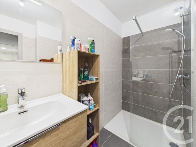 Appartement F3 &agrave; louer - 3 pi&egrave;ces - 64 m2 - Toulon - 83 - PROVENCE-ALPES-COTE-D-AZUR
