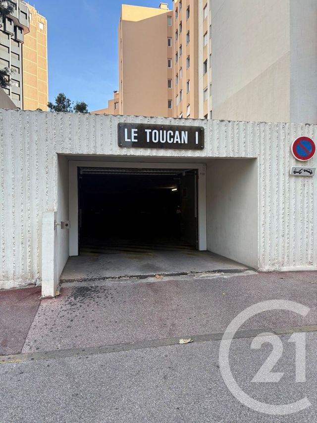 parking - TOULON - 83