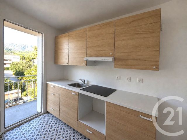 Appartement F3 &agrave; louer - 3 pi&egrave;ces - 56,83 m2 - La Valette Du Var - 83 - PROVENCE-ALPES-COTE-D-AZUR