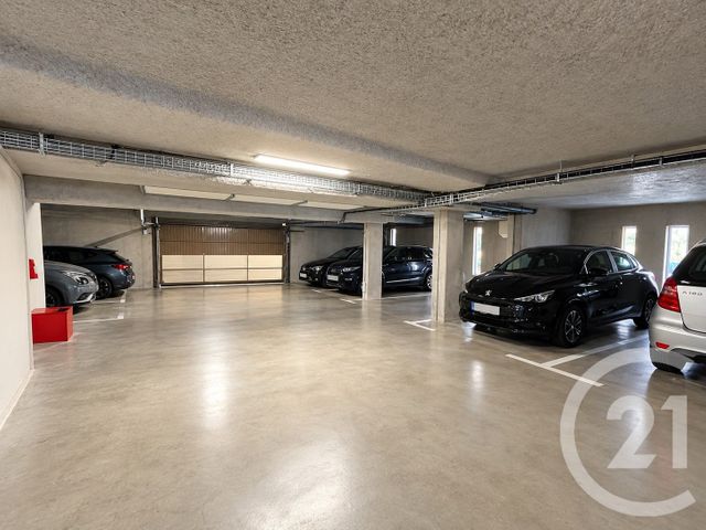 parking - TOULON - 83