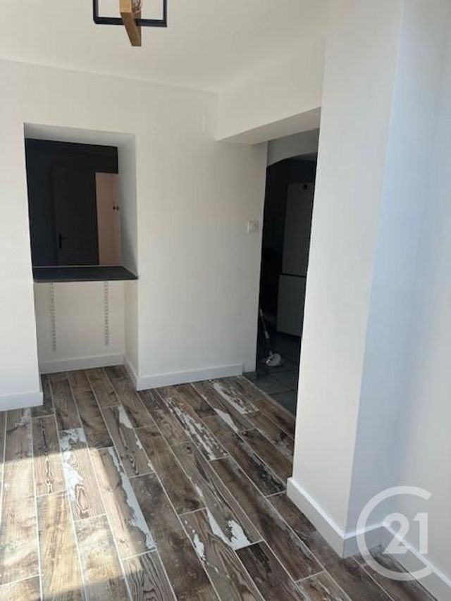 Appartement F2 &agrave; louer - 2 pi&egrave;ces - 38,05 m2 - Toulon - 83 - PROVENCE-ALPES-COTE-D-AZUR