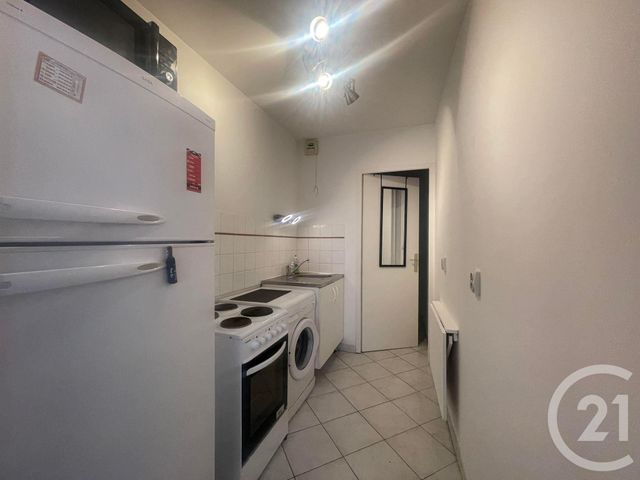Appartement T1 &agrave; louer - 1 pi&egrave;ce - 30 m2 - Toulon - 83 - PROVENCE-ALPES-COTE-D-AZUR