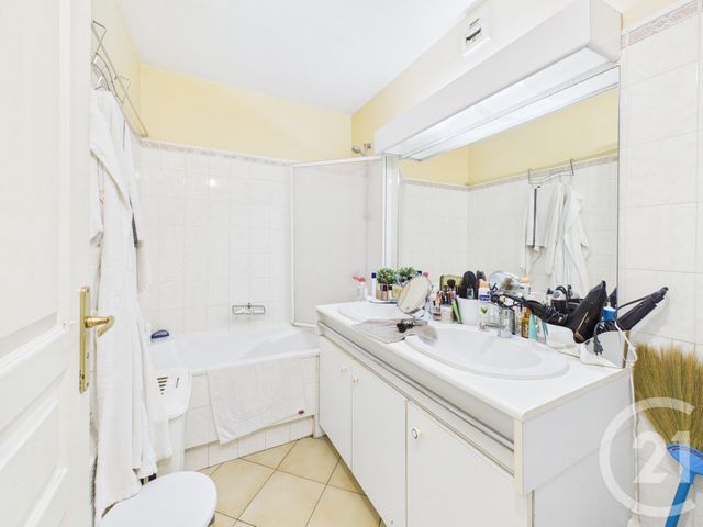 Appartement F2 &agrave; louer - 2 pi&egrave;ces - 52,72 m2 - Toulon - 83 - PROVENCE-ALPES-COTE-D-AZUR