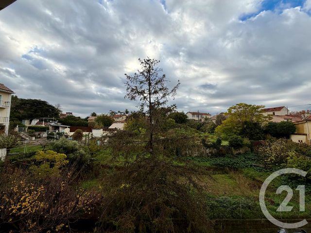 Appartement F4 à vendre - 4 pièces - 76,88 m2 - Toulon - 83 - PROVENCE-ALPES-COTE-D-AZUR