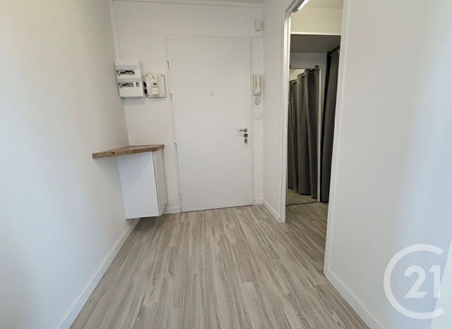 Appartement F3 &agrave; louer - 3 pi&egrave;ces - 69,75 m2 - Toulon - 83 - PROVENCE-ALPES-COTE-D-AZUR