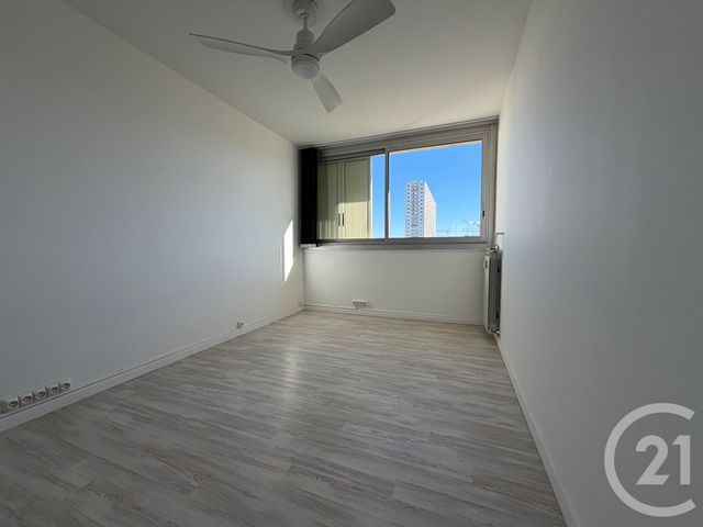 Appartement F3 &agrave; louer - 3 pi&egrave;ces - 69,75 m2 - Toulon - 83 - PROVENCE-ALPES-COTE-D-AZUR