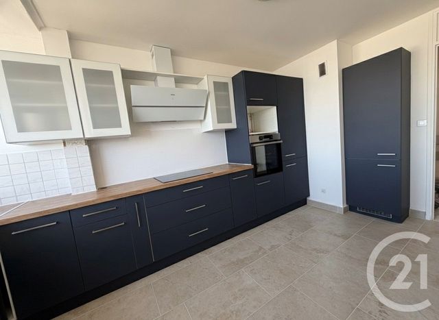 Appartement F3 &agrave; louer - 3 pi&egrave;ces - 69,75 m2 - Toulon - 83 - PROVENCE-ALPES-COTE-D-AZUR