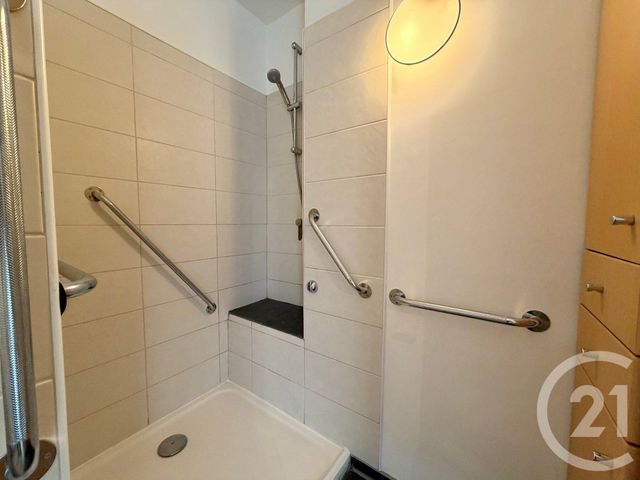 Appartement F3 &agrave; louer - 3 pi&egrave;ces - 69,75 m2 - Toulon - 83 - PROVENCE-ALPES-COTE-D-AZUR