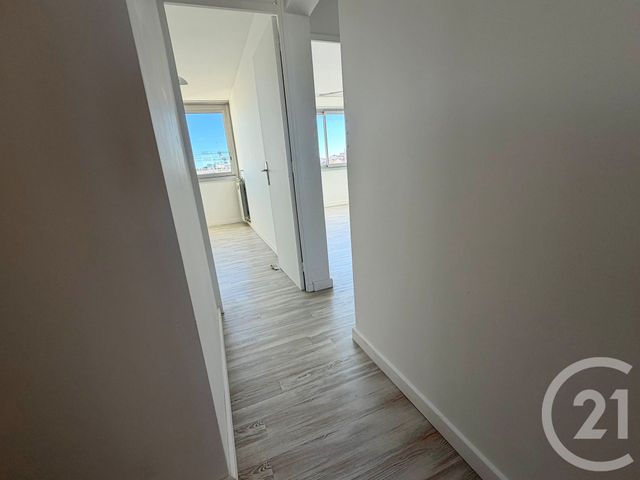 Appartement F3 &agrave; louer - 3 pi&egrave;ces - 69,75 m2 - Toulon - 83 - PROVENCE-ALPES-COTE-D-AZUR