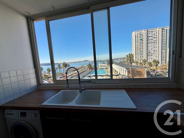 Appartement F3 &agrave; louer - 3 pi&egrave;ces - 69,75 m2 - Toulon - 83 - PROVENCE-ALPES-COTE-D-AZUR