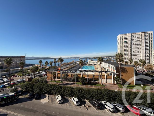 Appartement F3 &agrave; louer - 3 pi&egrave;ces - 69,75 m2 - Toulon - 83 - PROVENCE-ALPES-COTE-D-AZUR