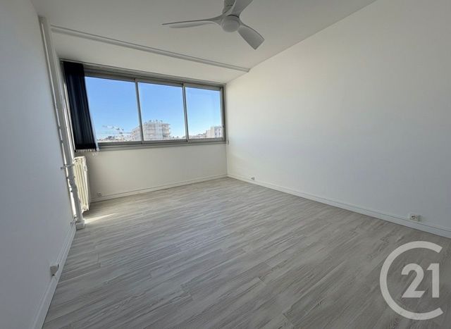 Appartement F3 &agrave; louer - 3 pi&egrave;ces - 69,75 m2 - Toulon - 83 - PROVENCE-ALPES-COTE-D-AZUR
