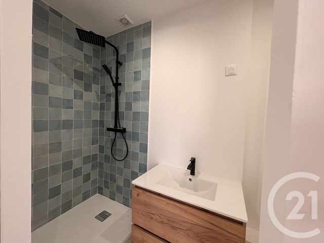 Appartement F1 à vendre - 1 pièce - 27,10 m2 - Toulon - 83 - PROVENCE-ALPES-COTE-D-AZUR