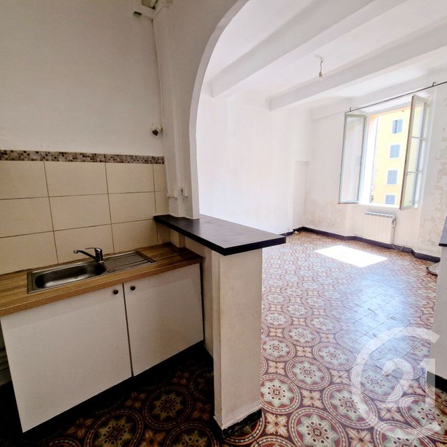 Appartement F1 à vendre - 1 pièce - 25,40 m2 - Toulon - 83 - PROVENCE-ALPES-COTE-D-AZUR