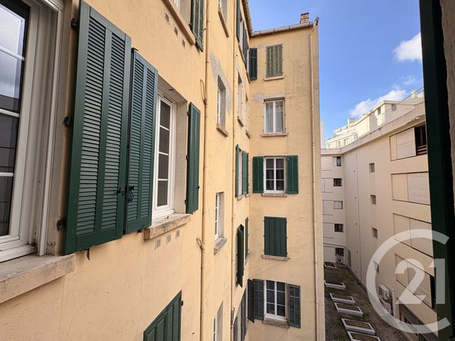 Appartement F3 à vendre - 3 pièces - 63 m2 - Toulon - 83 - PROVENCE-ALPES-COTE-D-AZUR