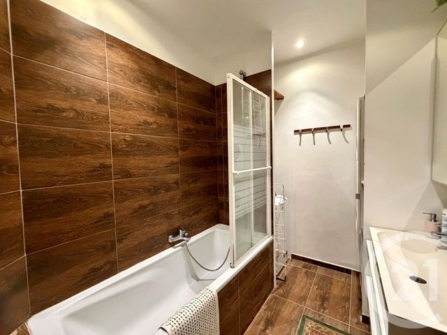 Appartement F5 à vendre - 4 pièces - 96,61 m2 - Toulon - 83 - PROVENCE-ALPES-COTE-D-AZUR