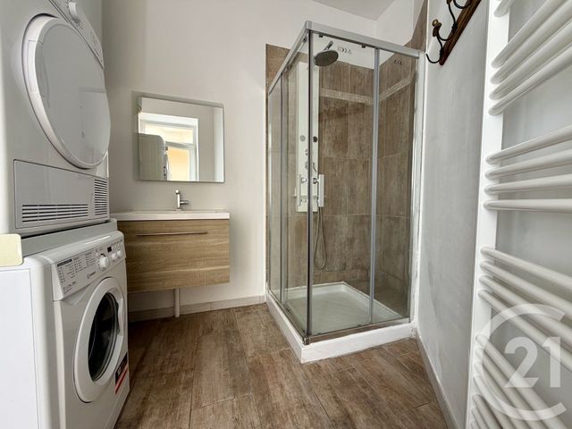 Appartement F2 &agrave; louer - 2 pi&egrave;ces - 33,50 m2 - Toulon - 83 - PROVENCE-ALPES-COTE-D-AZUR