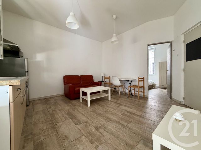 Appartement F2 &agrave; louer - 2 pi&egrave;ces - 33,50 m2 - Toulon - 83 - PROVENCE-ALPES-COTE-D-AZUR